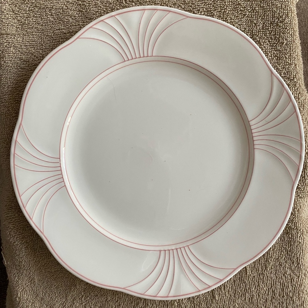 8 Villeroy & Boch Palatino dinner plates